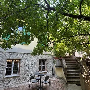 Arka Hostel